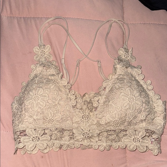 Pink Lily Other - Pink Lily Floral Lace Bralette in Cream